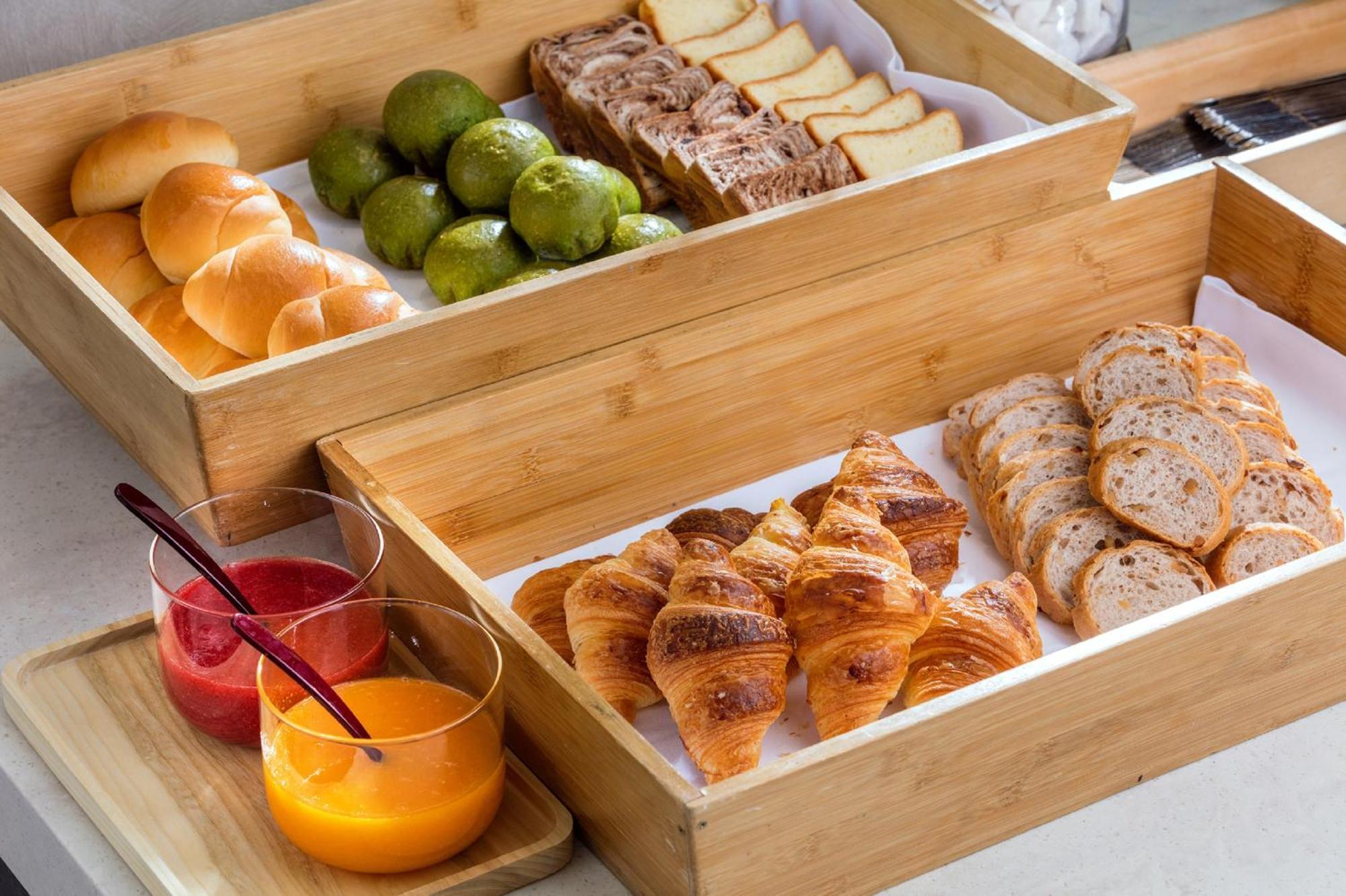 호텔 아소시아 시즈오카 외부 사진 A breakfast buffet