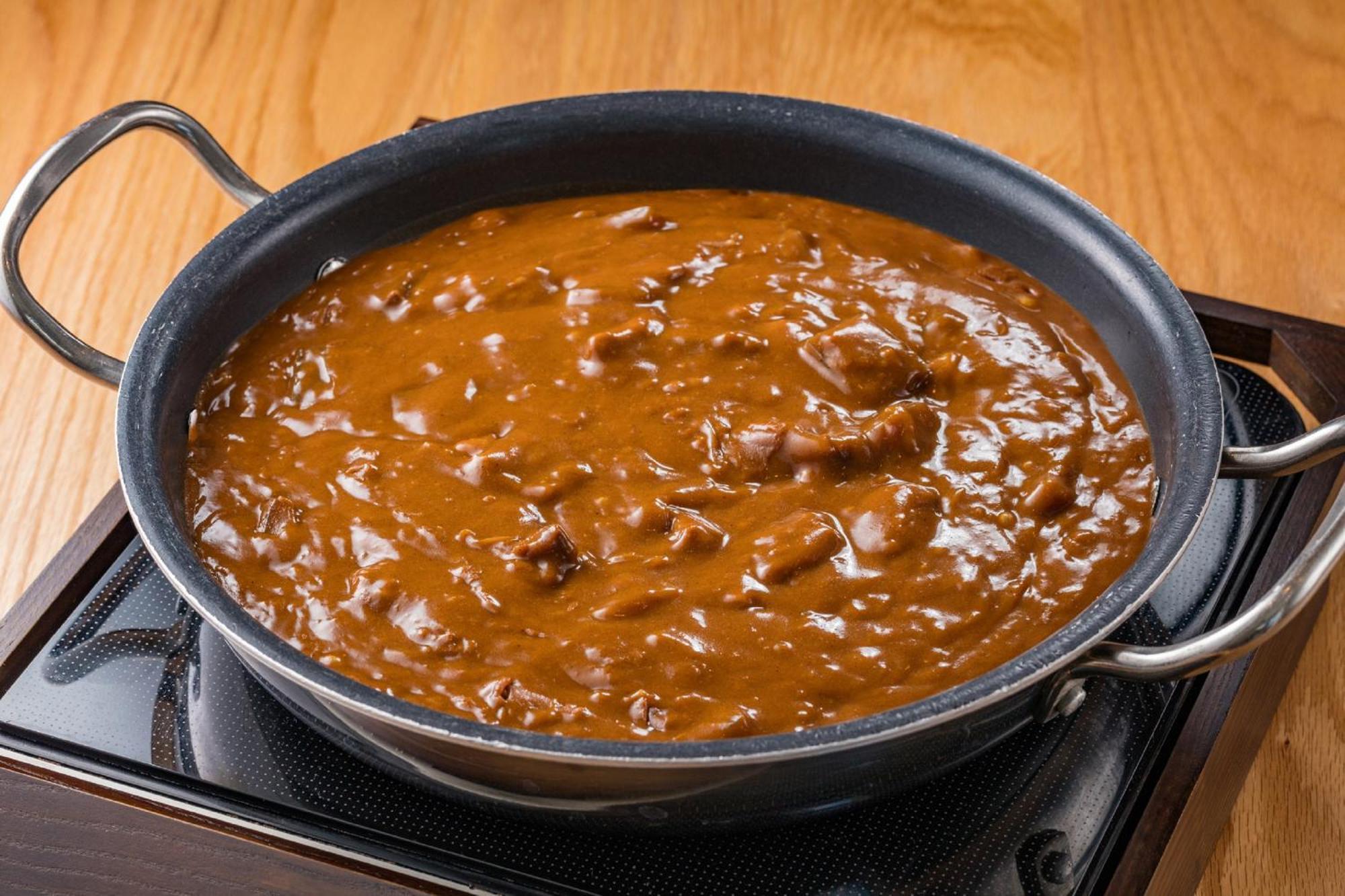 호텔 아소시아 시즈오카 외부 사진 A pot of Japanese curry